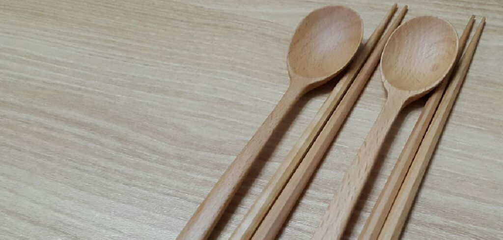 How to Clean Wooden Chopsticks