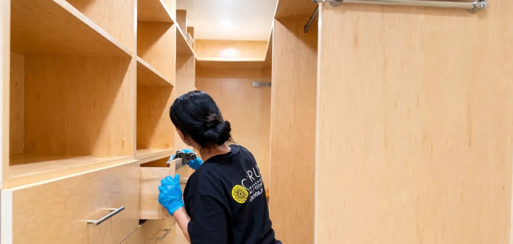 How to Clean Wooden Shelves