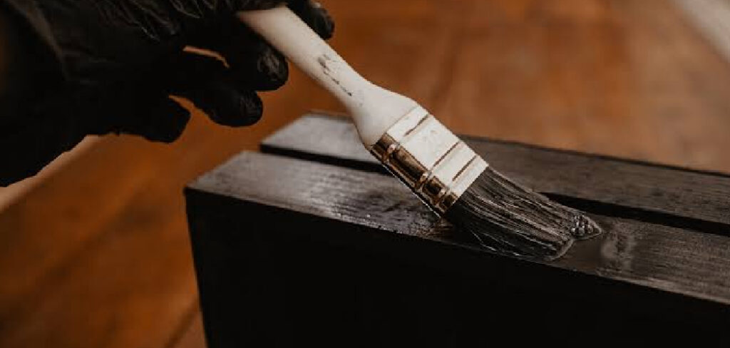How to Paint Mahogany Wood