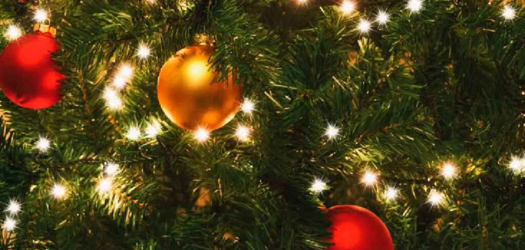 How to Paint a Christmas Tree on Wood