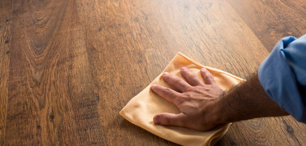 How to Remove Furniture Wax From Wood